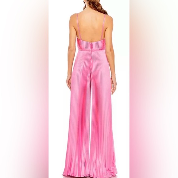 Mac Duggal Pleated Plunge Neck Wide Leg Jumpsuit Size 6 NWT - Picture 2 of 15